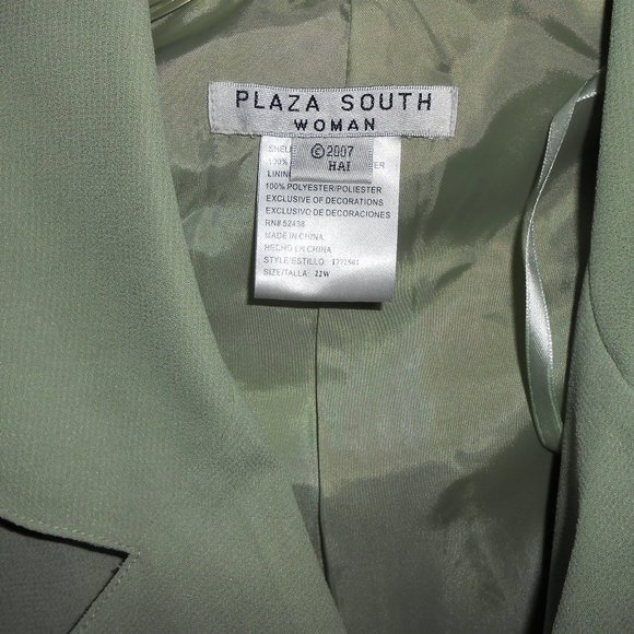 Woman's 2pc Blouse/Jacket & Skirt Set - Picture 13 of 16